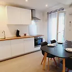 Via Domitia Apartment *