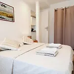 Apartment Via Domitia *