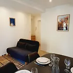 Apartment Via Domitia *
