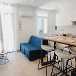 Apartment Via Domitia *
