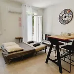 Apartment Via Domitia