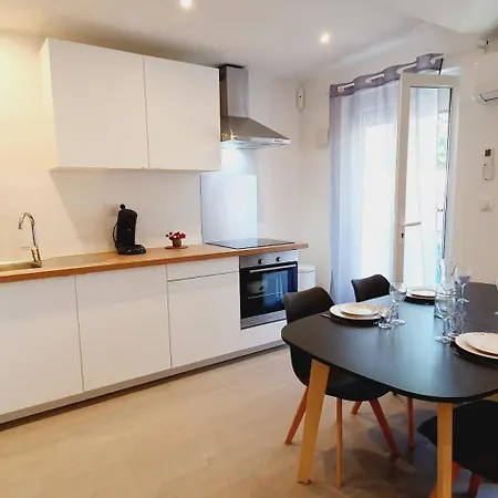 Via Domitia Apartament *