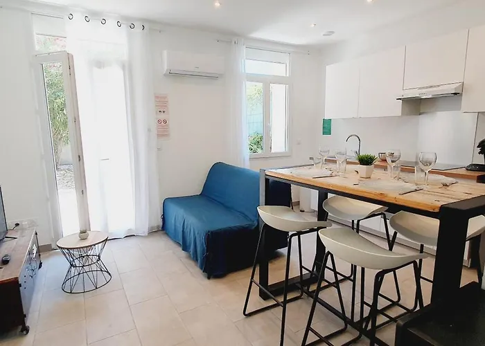 Apartment Via Domitia *