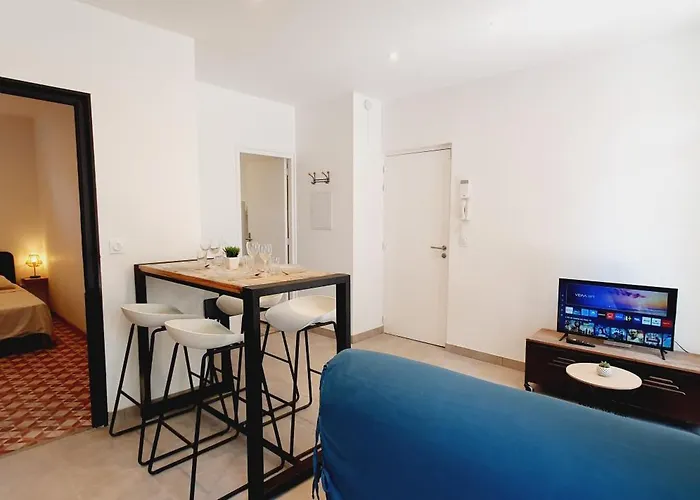 Via Domitia Apartment *