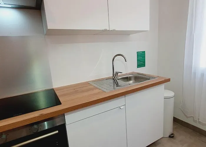 Via Domitia Apartment *