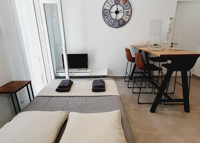 Via Domitia Apartment